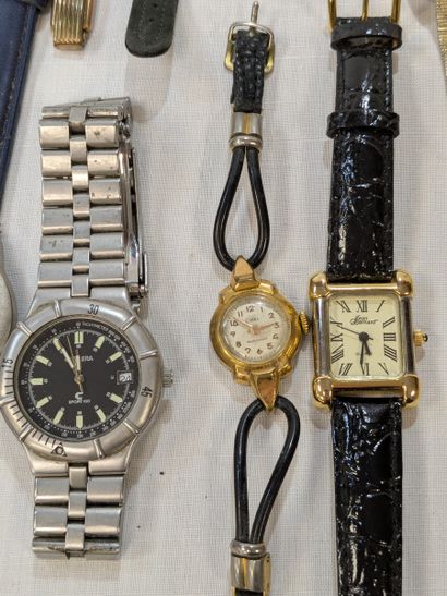 Lot de seize montres bracelet dame et homme,...