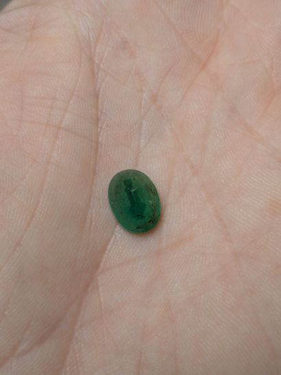 Emeraude, 2,54 carats. Traitée. Avec son...