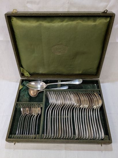 CHRISTOFLE. Partie de ménagère en métal argenté...