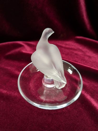 LALIQUE Baguier en cristal, à décor d'une...