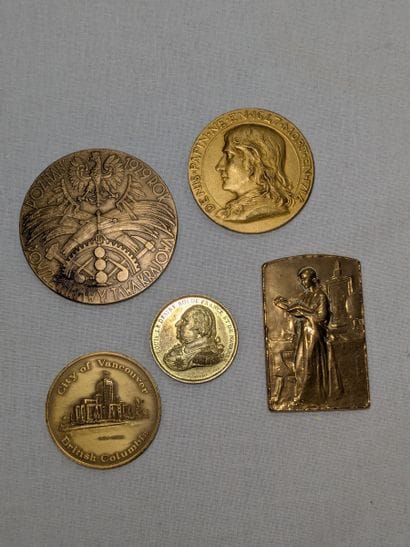 Lot of 5 bronze medals, 19th -19th centuries....