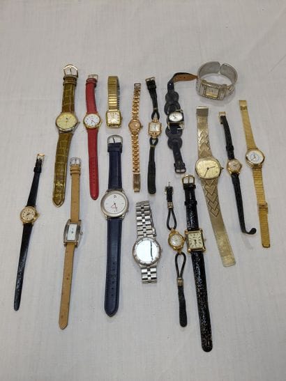 Lot de seize montres bracelet dame et homme,...