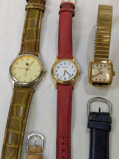 Lot de seize montres bracelet dame et homme,...