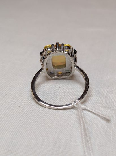 Bague en argent, sertie d'une opale (environ...
