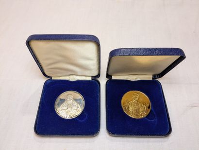 Set of two medals: one in vermeil, featuring...