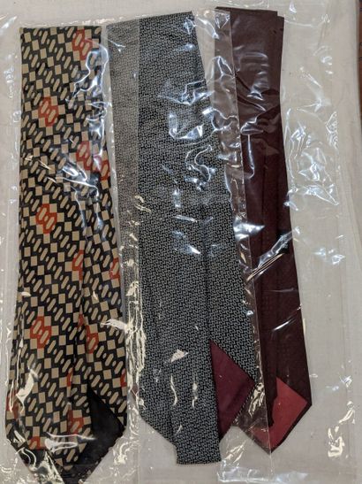 Lot de 8 cravates en soie dont DIOR, LANVIN,...