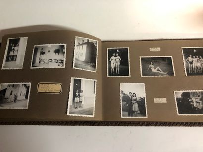 Album photos en cuir havane à décor d'une...