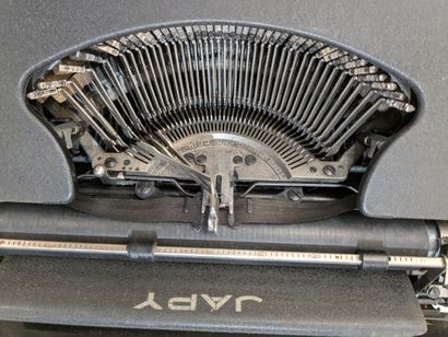 JAPY, machine à écrire en métal, dans son...