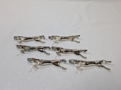 Série de 6 porte-couteaux en métal figurant...