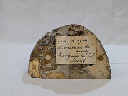 Géode d'agate, cristaux de quartz. 8x14c...