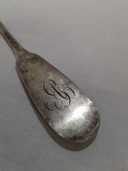 Louche en argent (Vieillard). Monogrammée....