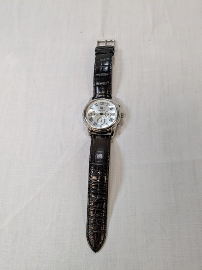 LIP Chronographe. Montre-bracelet en acier...