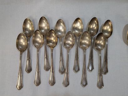 Partie de ménagère en métal argenté, modèle...