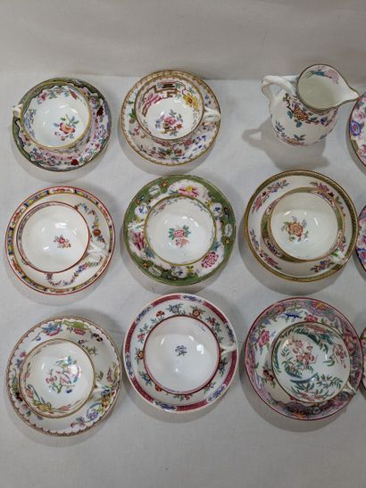 MINTON et CAULDON, ANGLETERRE. Lot de pièces...