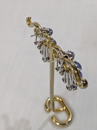 Paire de pendant d'oreilles, pavés de tanzanites...