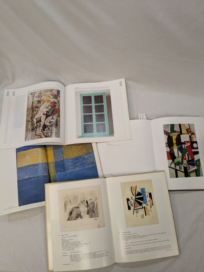 Lot comprenant trois catalogues d'expositions...