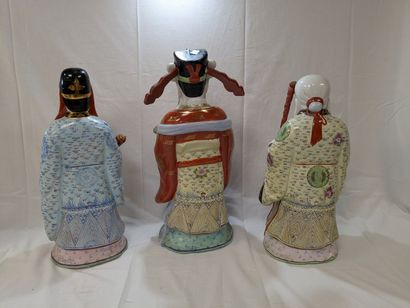 CHINA. Set of three polychrome porcelain...