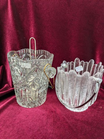 Lot de deux seaux à glaçons en verre et métal....
