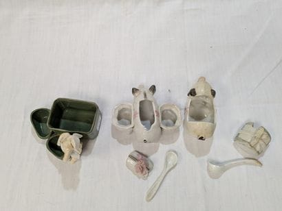 Ensemble de trois éléments en porcelaine...