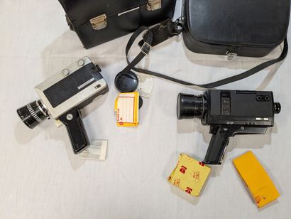 Set including a MOVEXOOM camera, a CHINON...