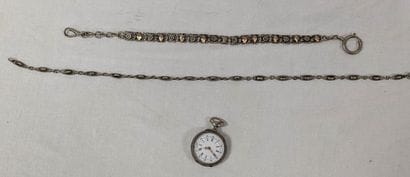 Lot en argent comprenant une montre de col...