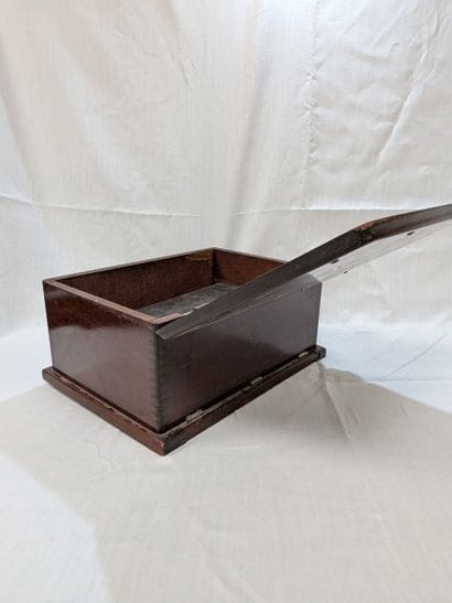 Lot de deux boîtes en bois. 16x33x23cm et...