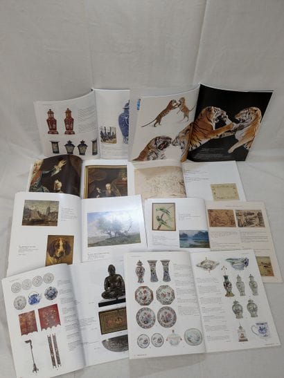 Lot de 8 catalogues de ventes.