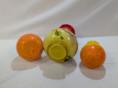 Lot en verre comprenant un vase corolle et...