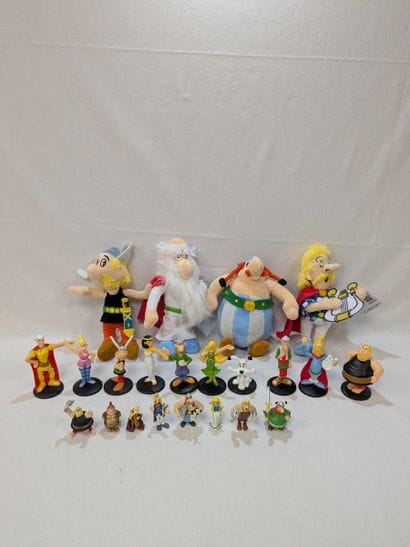 ASTERIX. Resin and fabric set including figurines...