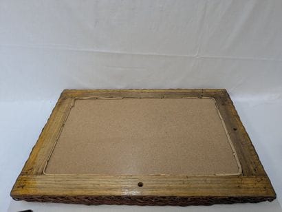 Miroir en osier. 61 x 43 cm (usure)