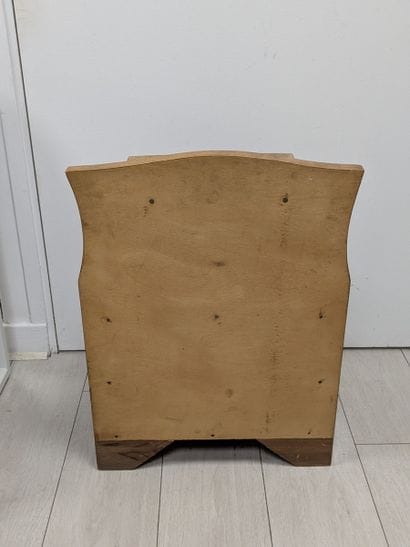 Table de chevet en bois naturel ouvrant par...