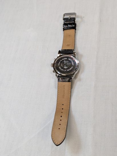 LIP Chronographe. Montre-bracelet en acier...