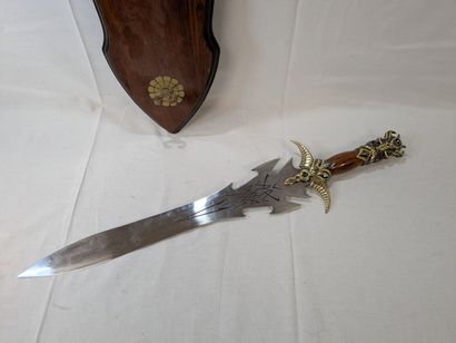 Epée décorative en métal et résine (58cm),...