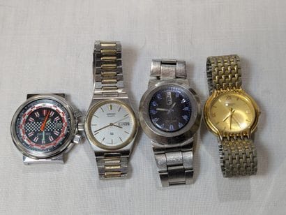 Lot de 4 montres-bracelets dont SEIKO Diamatic....