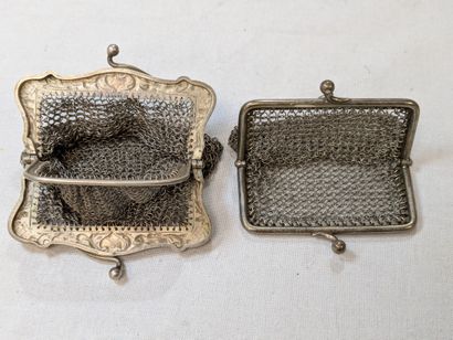 Lot de 2 bourses en argent (800). Poids :...