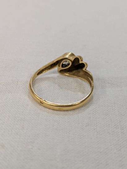 18K yellow gold ring, adorned with glass...