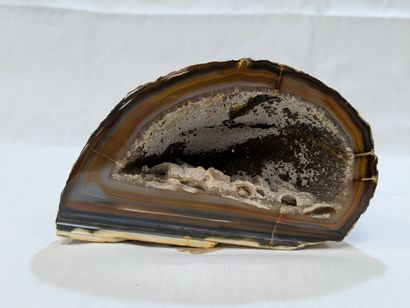 Géode d'agate, cristaux de quartz. 8x14c...