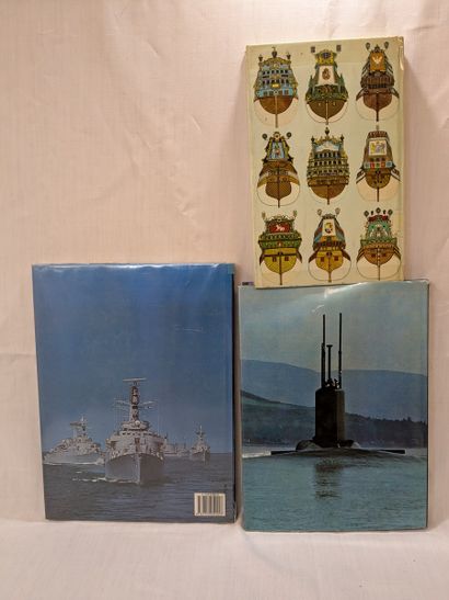 Lot de trois livres sur le thème de la Marine...