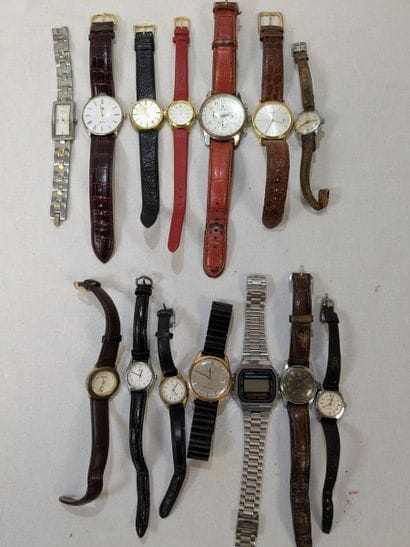 Lot de montres-bracelet en métal, verre et...