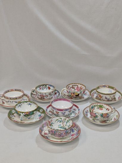 MINTON et CAULDON, ANGLETERRE. Lot de pièces...