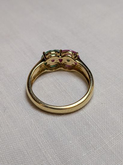 Bague en vermeil, sertie de rubis (traités)...