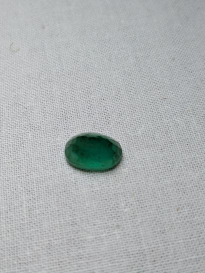 Emeraude, 2,54 carats. Traitée. Avec son...