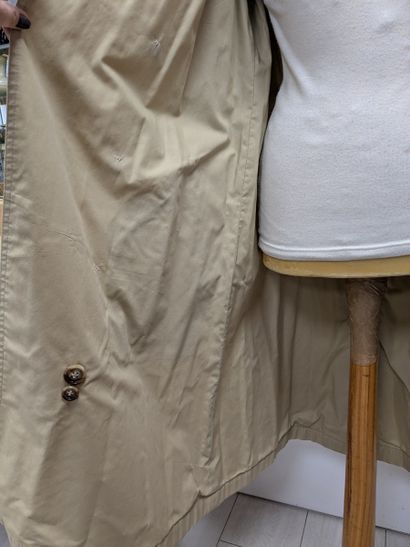 YVES SAINT LAURENT, trench en tissu beige,...