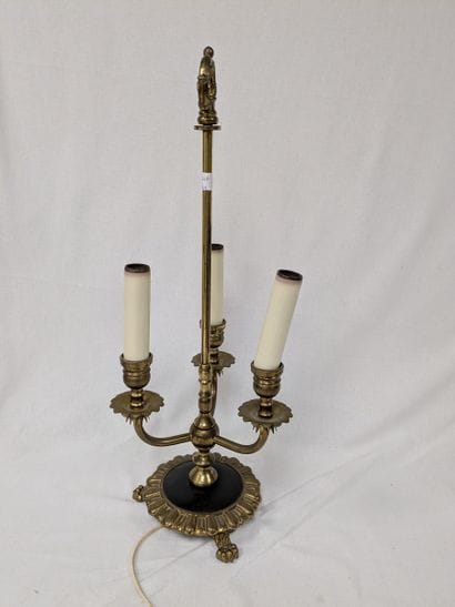 Lampes à trois bras de lumière en laiton,...