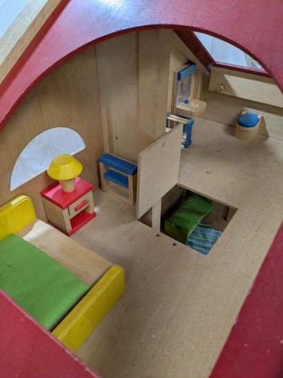 Maison de poupée en bois. 60x75x35cm. Avec...