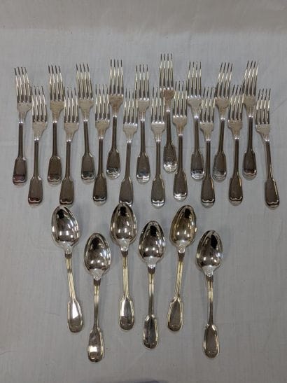 CHRISTOFLE, modèle Filets. 18 fourchettes...