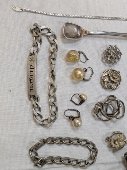 Set made of silver, glass, and resin, including...