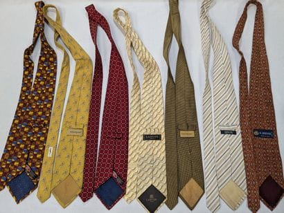 Important lot de cravates dont LANVIN, YSL....