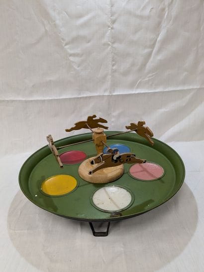Jeu de café à course de chevaux mécaniques...