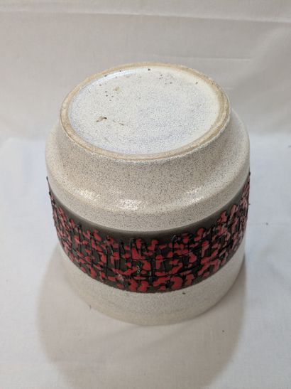 Cache-pot en faïence polychrome, hauteur...